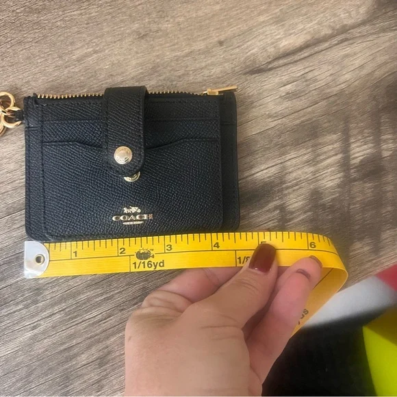 Coach mini wallet with gold hardware and keychain - Picture 5 of 6